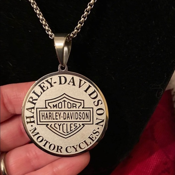 Limited! Men’s HD Necklace - Picture 2 of 5